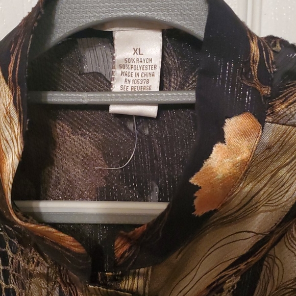 Women's blouse - Picture 2 of 4